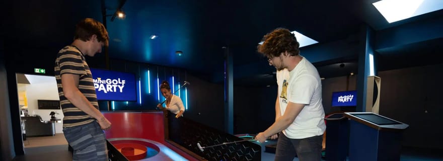 Partie de Mini Golf à Deauville en salle et connectée