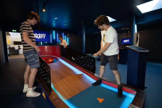 Una parte del Mini Golf di Deauville al chiuso e in connessione