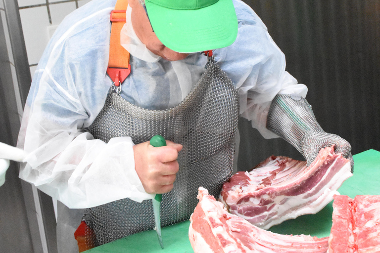 Nuremberg: Cooking class & bratwurst workshop - from pig to 5-course menu Nuremberg: Cooking Class & Bratwurst Workshop - From Pig to 5-Course Menu