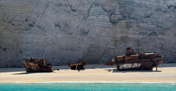 Zakynthos: Shipwreck Beach & Blue Caves Land and Sea Tour