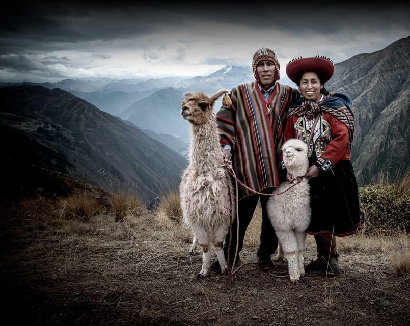 From Cusco: Tour to Chinchero/Maras/Moray+Picnic with Llamas