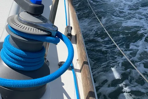 Lisbon Sailing Boat Tour: Beach Stop with snacks and drinks