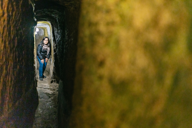 Nápoles: entrada a la zona subterránea y tour guiadoTour guiado en italiano