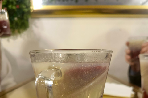 La Paz: Histórias da comida de rua e tour noturnoTour em grupo padrão – Grupo pequeno, experiência partilhada