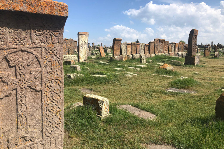 Yerevan: Silk Road Jeep Tour with Lake Sevan & Noravank