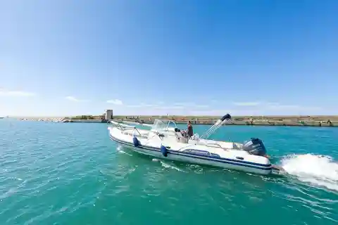 Escursione Isole Egadi: Un giorno in Gommone Trapani Favignana Levanzo