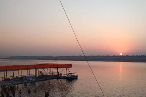 من دلهي: جولة لمدة يومين في فاراناسي مع إقامة 5 نجوم ورحلات جوية.