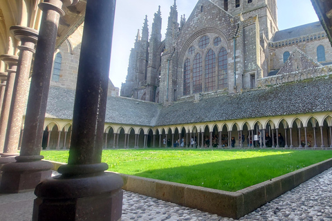 Mont Saint-Michel - Day Trip luxury van 7 persons from Paris