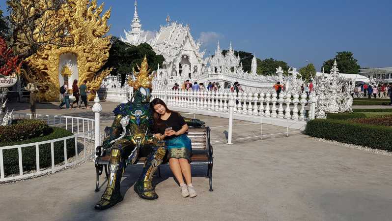 Chiang Rai:Guide with lunch full day Highlight Tour