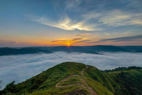 من شيلونج: رحلة شروق الشمس الصباحية المصحوبة بمرشد
