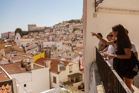 Lissabon: Åktur med spårvagn nummer 28 och rundvandringÅktur med Lissabons spårvagn nr 28 och rundvandring i Alfama