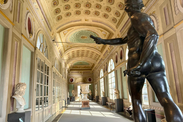 Firenze: Tour VIP della Galleria degli Uffizi con salta la filaTour di gruppo in francese