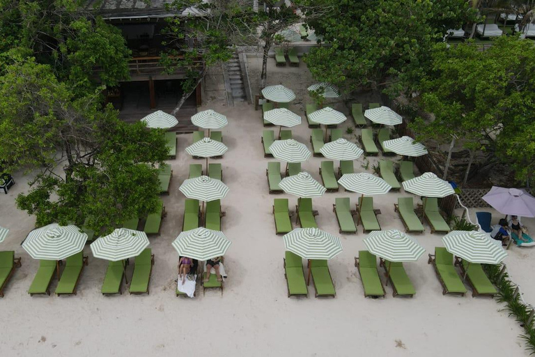 Cartagena: Mantas Beach Club Day Trip with Lunch & Kayak
