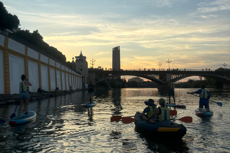 Kajakken bij zonsondergang