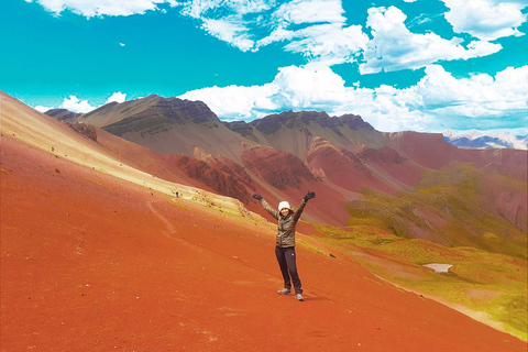 Tour di un giorno alla Montaña del Arco Iris e alla Valle Rojo