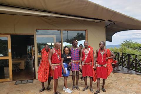 Kenyan: 6 DAYS AND 5 NIGHTS Safari Adventure.