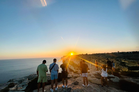 De Malta: Passeio pela Lagoa Azul e Gozo com quadriciclos e jantarQuadra compartilhada