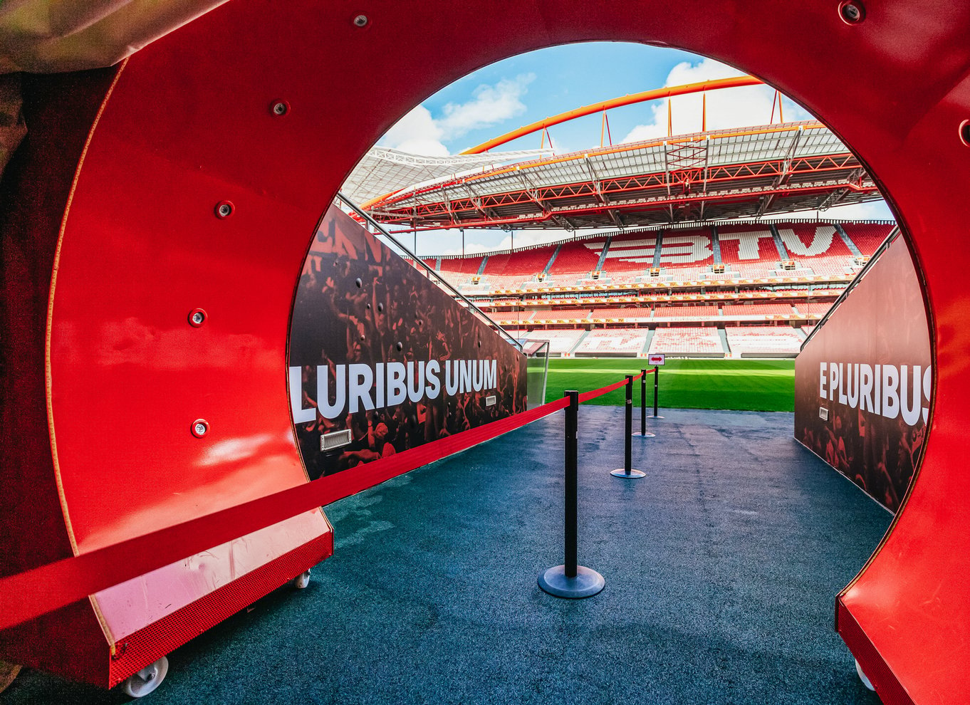 Lissabon: Luz Stadium Tour & SL Benfica Museum billet m/Scarf