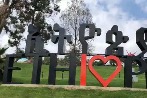 Addis Ababa: Private City Tour with Folkloric Dinner
