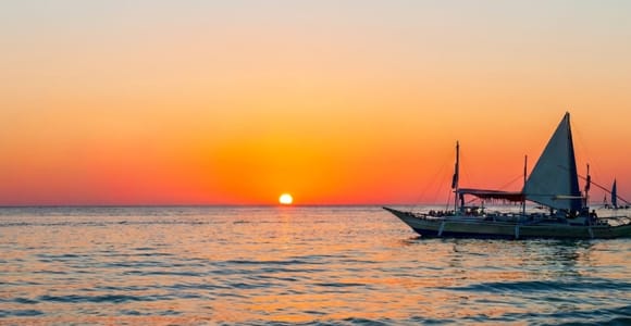 Boracay: Private Sunset Island-Hopping Tour & Buffet Dinner