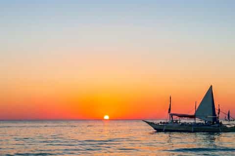 Boracay Private Island-Hopping Tour and Buffet Dinner - Image 3
