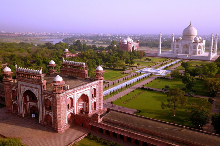 From Delhi: Taj Mahal, Agra Fort & Baby Taj Private Day Trip