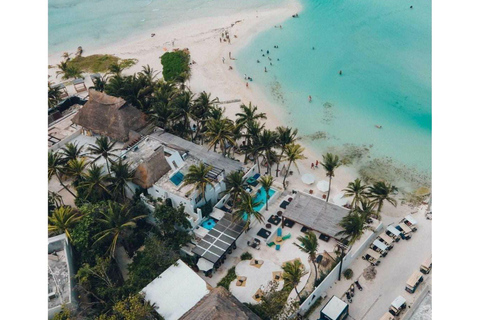 Passeio de catamarã de luxo para Isla Mujeres (almoço + transporte)