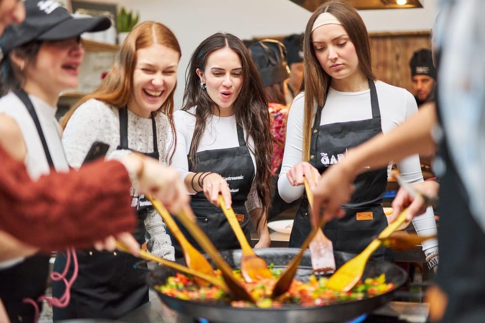Barcellona Corso di paella e sangria, visita al mercato e tapas