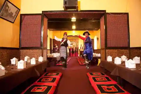 Kathmandu: Cena a base di cucina nepalese con danza tradizionale