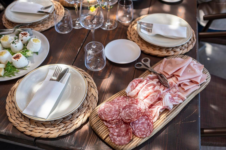 Sorrento: 2-Hour Wine Tasting Experience and Vineyards Tour Option 1: 5 Wines Tasting