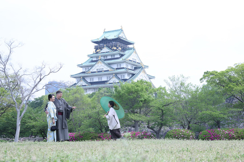 Osaka : location de kimonos, séance photo et visite du châteauSéance photo en kimono au château d'Osaka et promenade