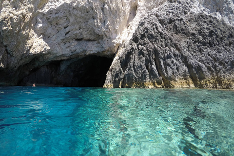 Location de bateau sans permis pour l'île de la Tortue et les grottes de KeriLaganas : 4 heures de location de bateau privé, parc marin et grottes de Keri