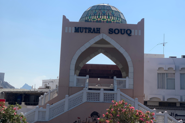 Muscat: Private Highlights the landmark of old town