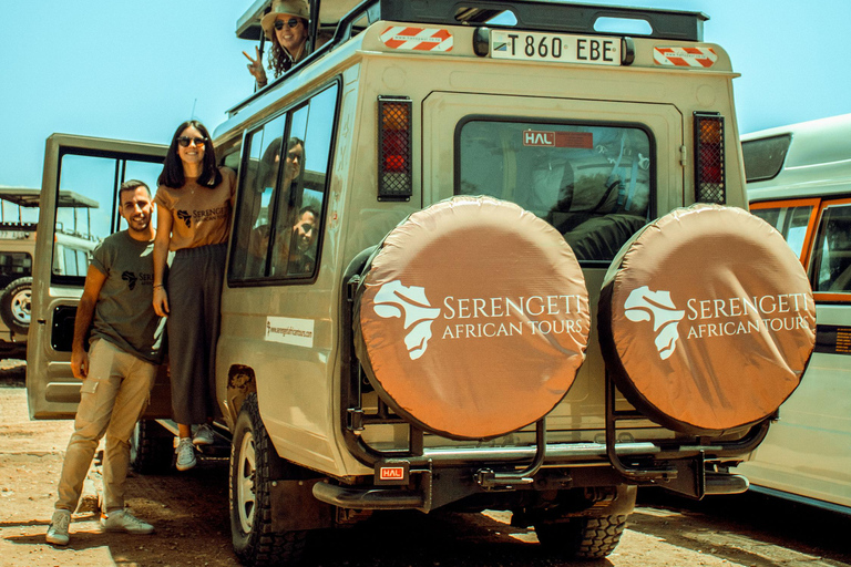 Arusha: Safari di 5 giorni nel Serengeti durante la stagione dei parti a NdutuArusha: Safari di 5 giorni nella stagione dei parti a Ndutu nel Serengeti