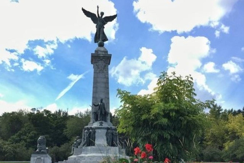 Montreal: tour a piedi del centro e della metropolitana con una guidaMontreal: tour privato di 2 ore del centro città a piedi