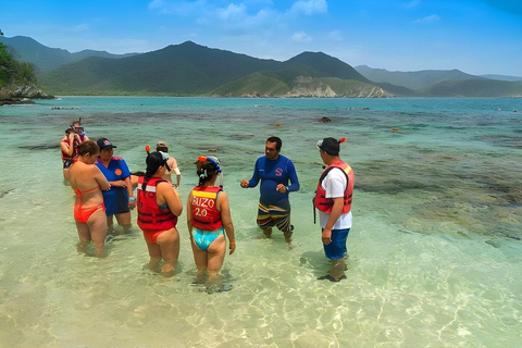 Santa Marta: Tour Playa Cristal Tayrona Park from the city of Cartagena Santa Marta: Playa Cristal Tayrona Park Tour from Cartagena City