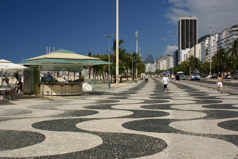 Rondleiding Arpoador: Wandeling door Copacabana &amp; Zonsondergang bij Arpoador