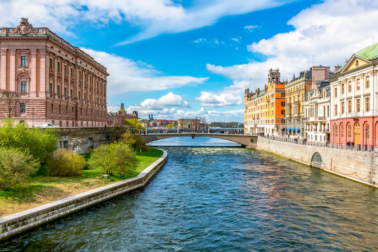 Stockholm: Royal Palace & Canal Cruise at Daytime or Sunset