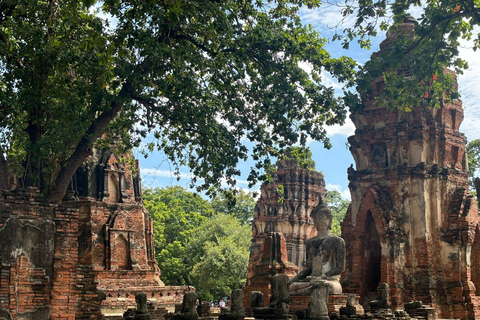 Ganztagestour durch Ayutthaya mit Bang Pa In (Sommerpalast)Gruppe beitreten