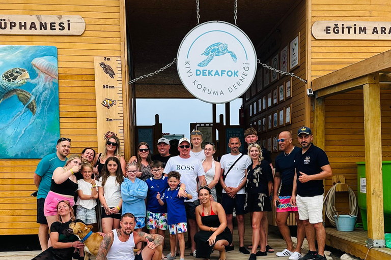 Side: Relaxing Boat Tour with Lunch and Transfers Side: Relaxing Boat Tour Private (Max 10 people)