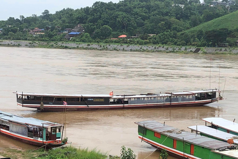 Z Chiang Rai powolną łodzią do Luang Prabang 2 dni 1 noc