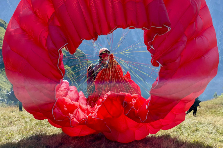 Bovec: parapendio biposto sulla valle dell&#039;IsonzoBovec: Parapendio biposto sulla Valle dell&#039;Isonzo