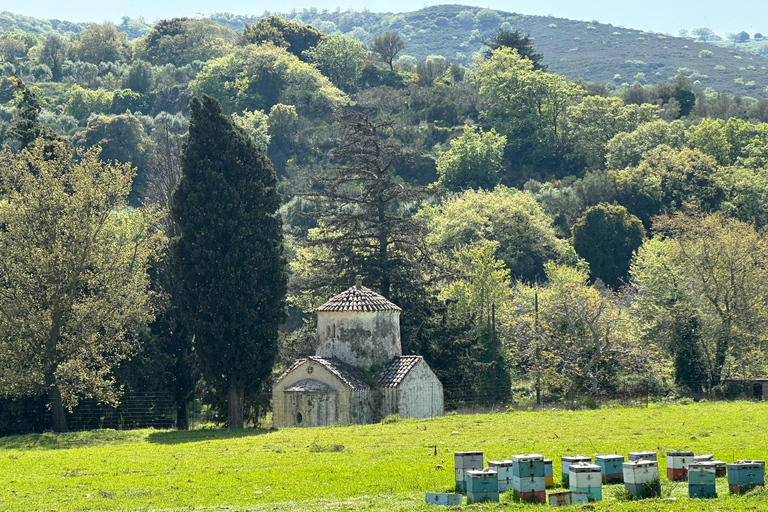 Crete: Self-Guided Cycling Experience on Low-Traffic Roads