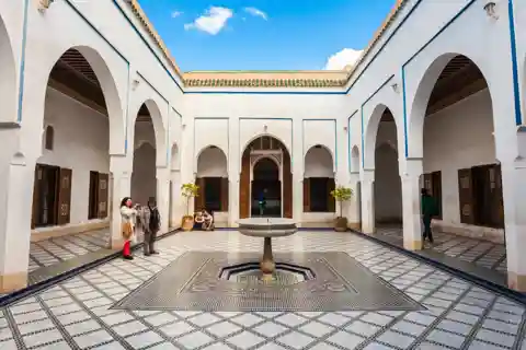 Marrakech: Bahia Palace Guided Tour with Entry Tickets