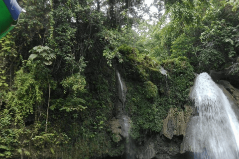 Kawasan Falls Canyoneering Transfers von Cebu mit Mittagessen