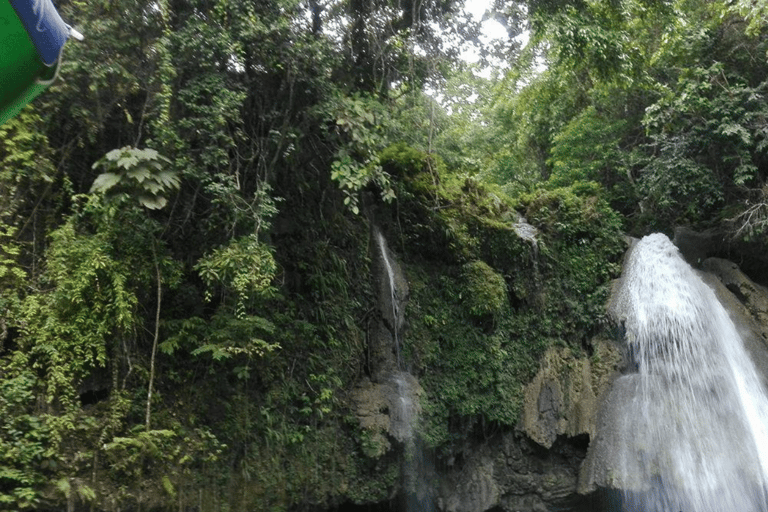 Kawasan Falls Canyoneering Transfery z Cebu z lunchem