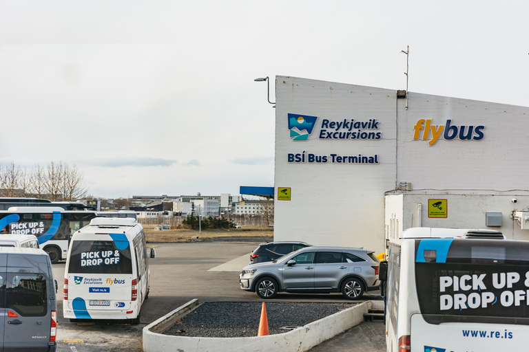 Reykjavik: traslado de ônibus de ida e volta para a Lagoa AzulTraslado de ida e volta do Terminal Rodoviário BSI para a Lagoa Azul