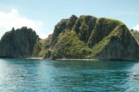 Lombok: 4-Day Komodo National Park Liveaboard Adventure Private cabin
