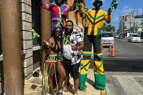 Montego Bay: Margaritaville & Shopping Private Tour