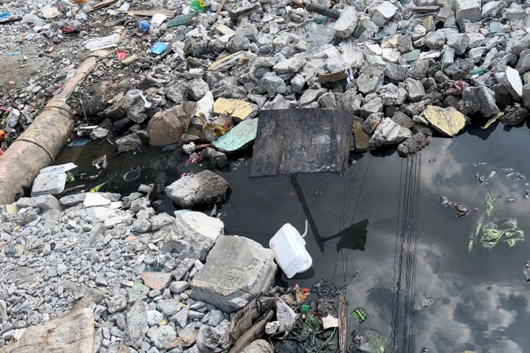 Manila: Community Life & the Legacy of Smokey Mountain
